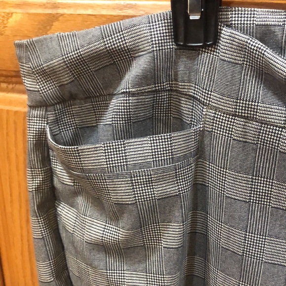 Kim Rogers curvy black and white plaid slacks, size 22W - Picture 3 of 5